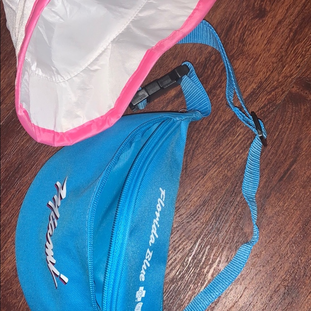 Miami Heat Gift Set Bundle Deal 𝐹𝒶𝓈𝒽𝒾𝑜𝓃 - Picture 2 of 4